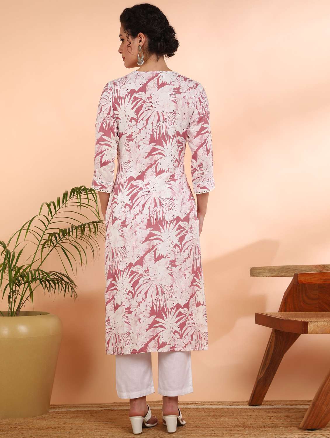 women floral printed three quarter sleeve straight kurta - 22406881 -  Standard Image - 2