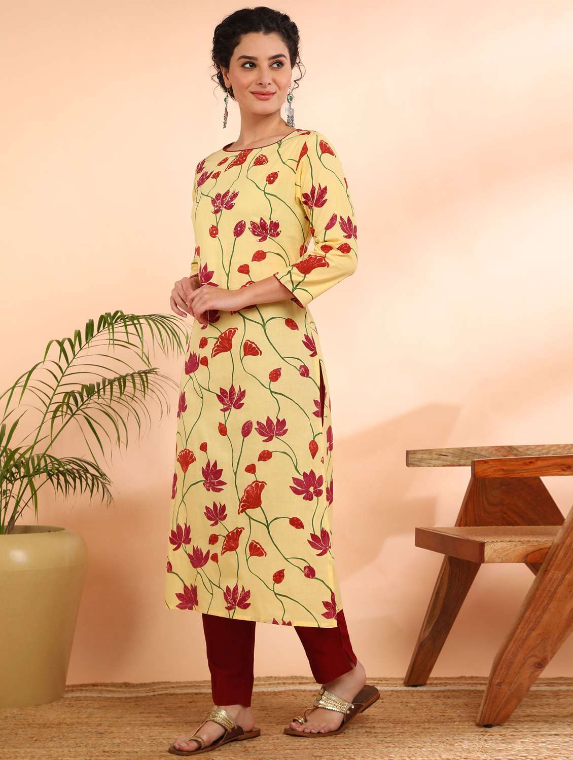 women floral printed three quarter sleeve straight kurta - 22407054 -  Standard Image - 2