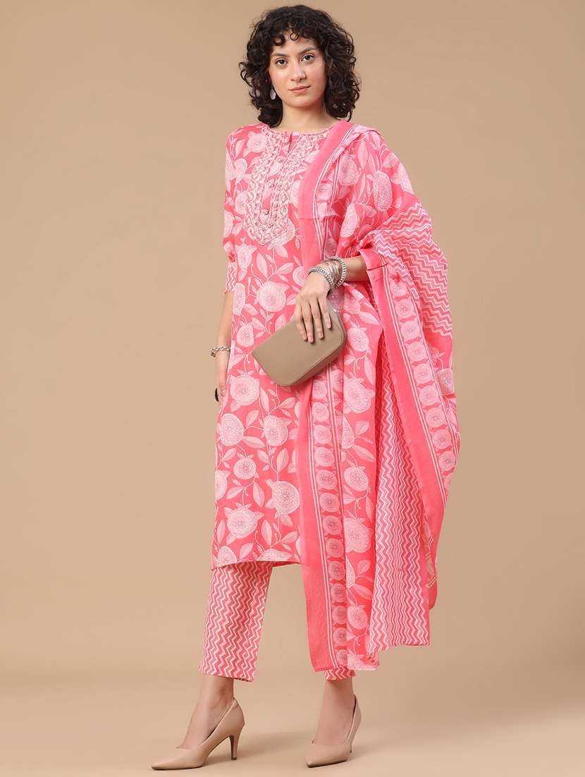 women printed three quarter sleeve kurta pant with dupatta set