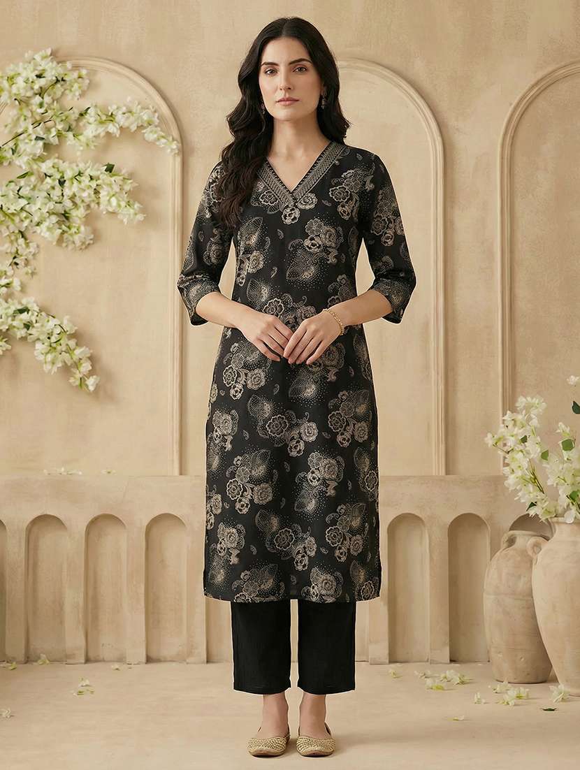women printed three quarter sleeve kurta and pant set