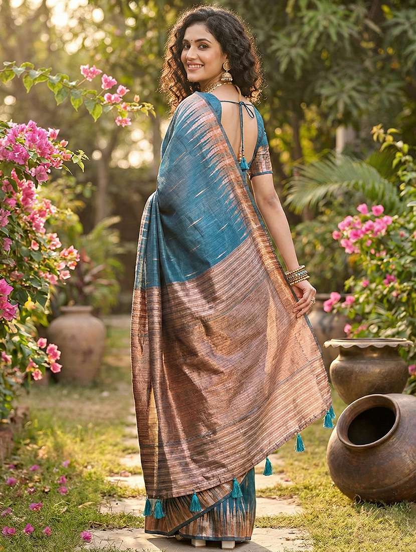 women self design handloom saree with blouse - 22408084 -  Standard Image - 2