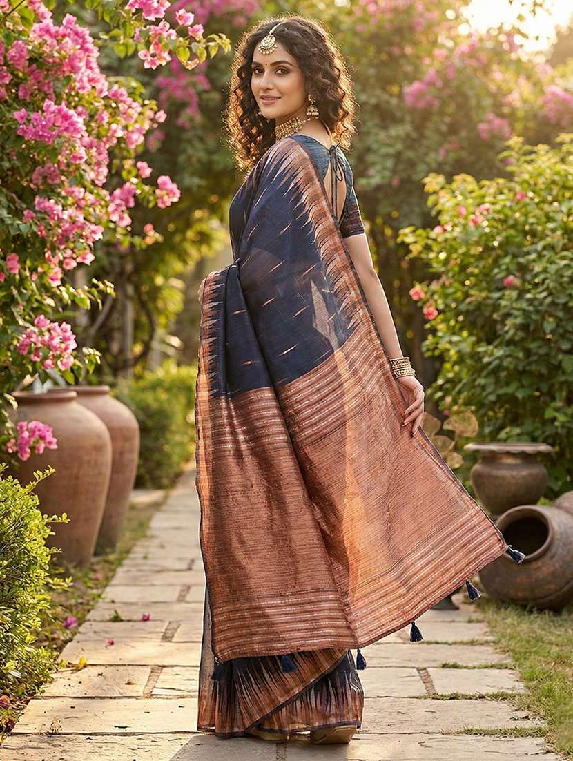 women self design handloom saree with blouse - 22408086 -  Standard Image - 2