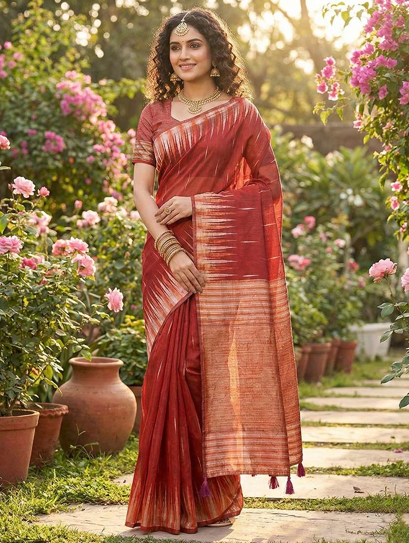 women self design handloom saree with blouse