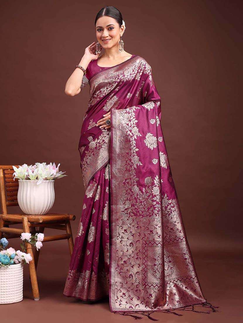 women self design banarasi saree with blouse