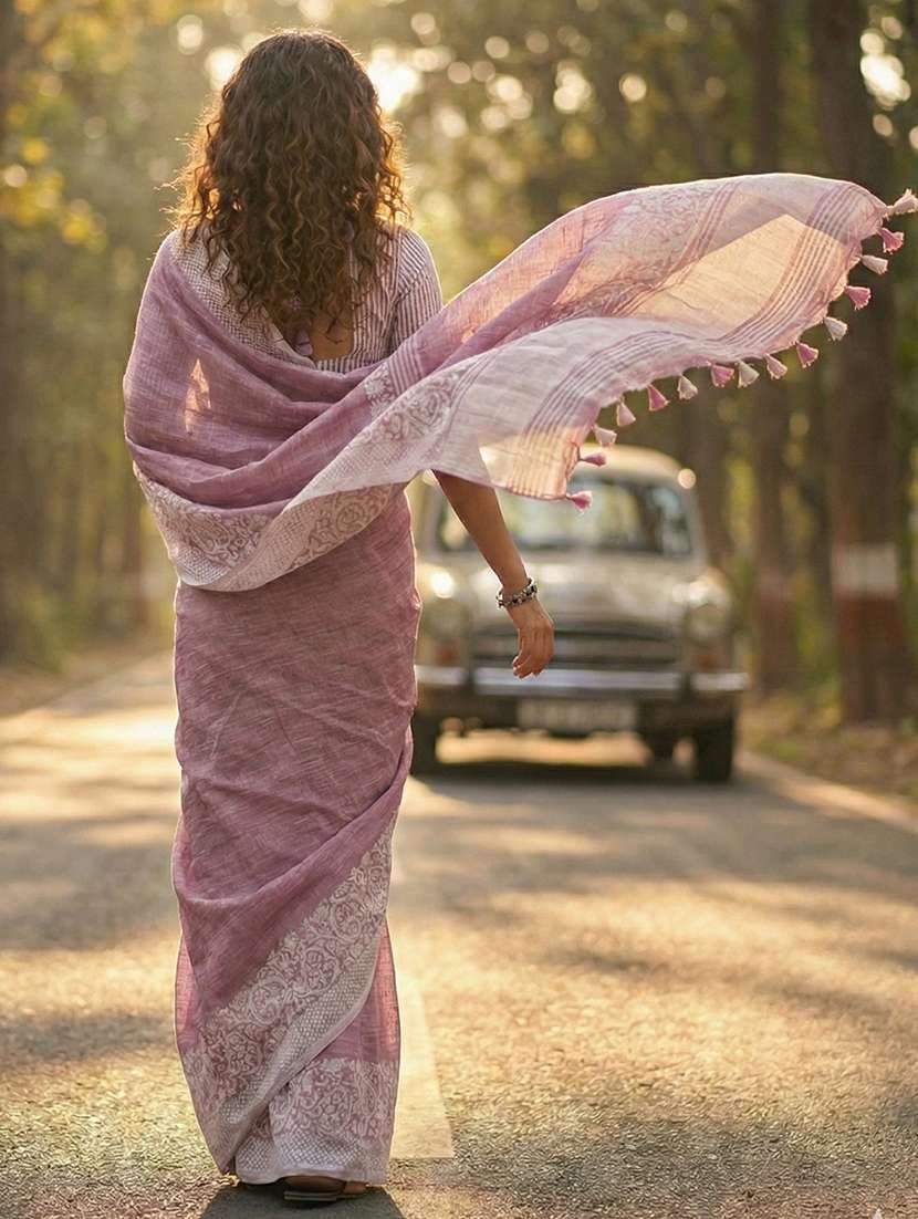 women self design bordered saree with blouse - 22408145 -  Standard Image - 2