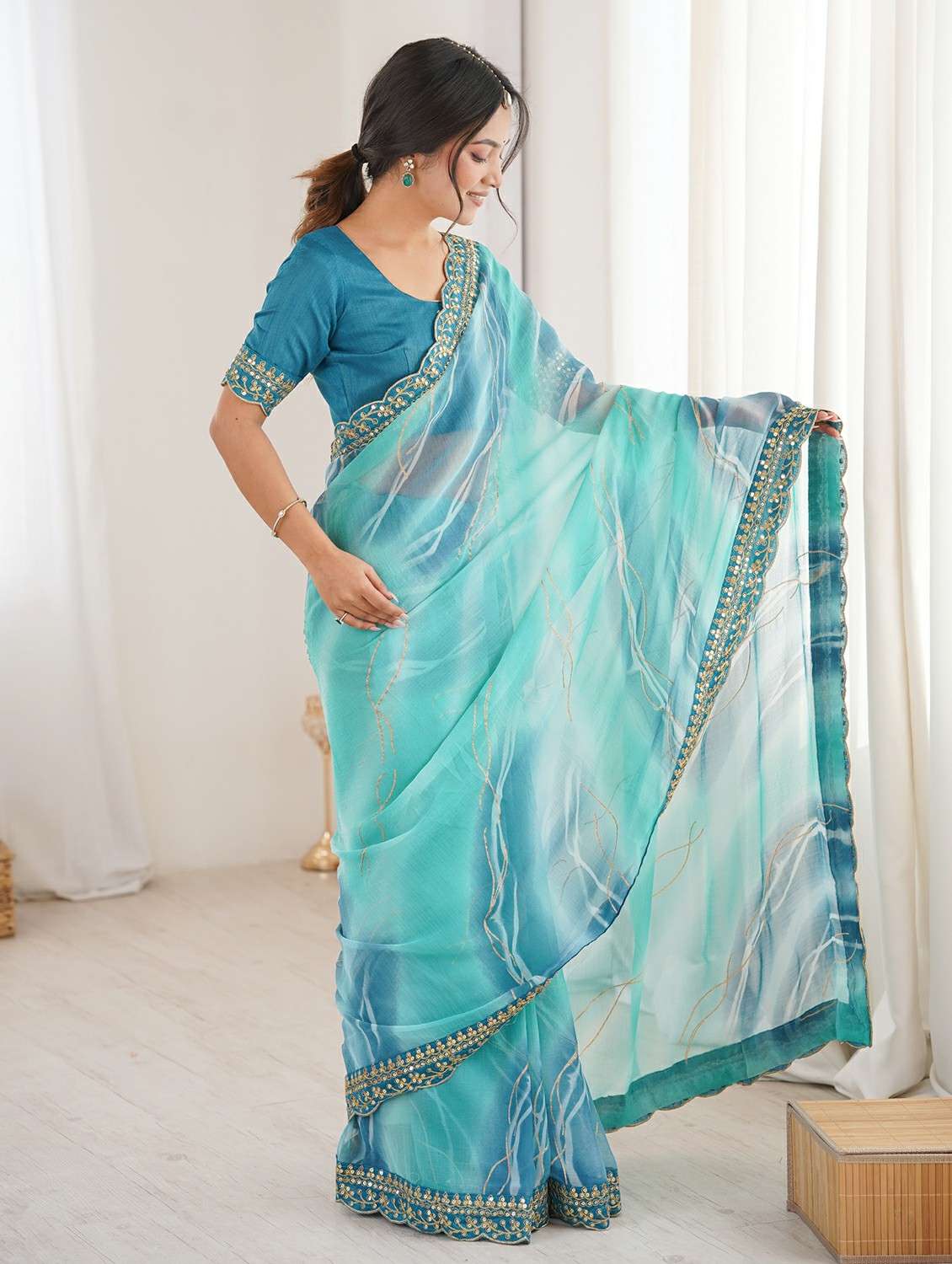 women printed bordered saree with blouse - 22417740 -  Standard Image - 2