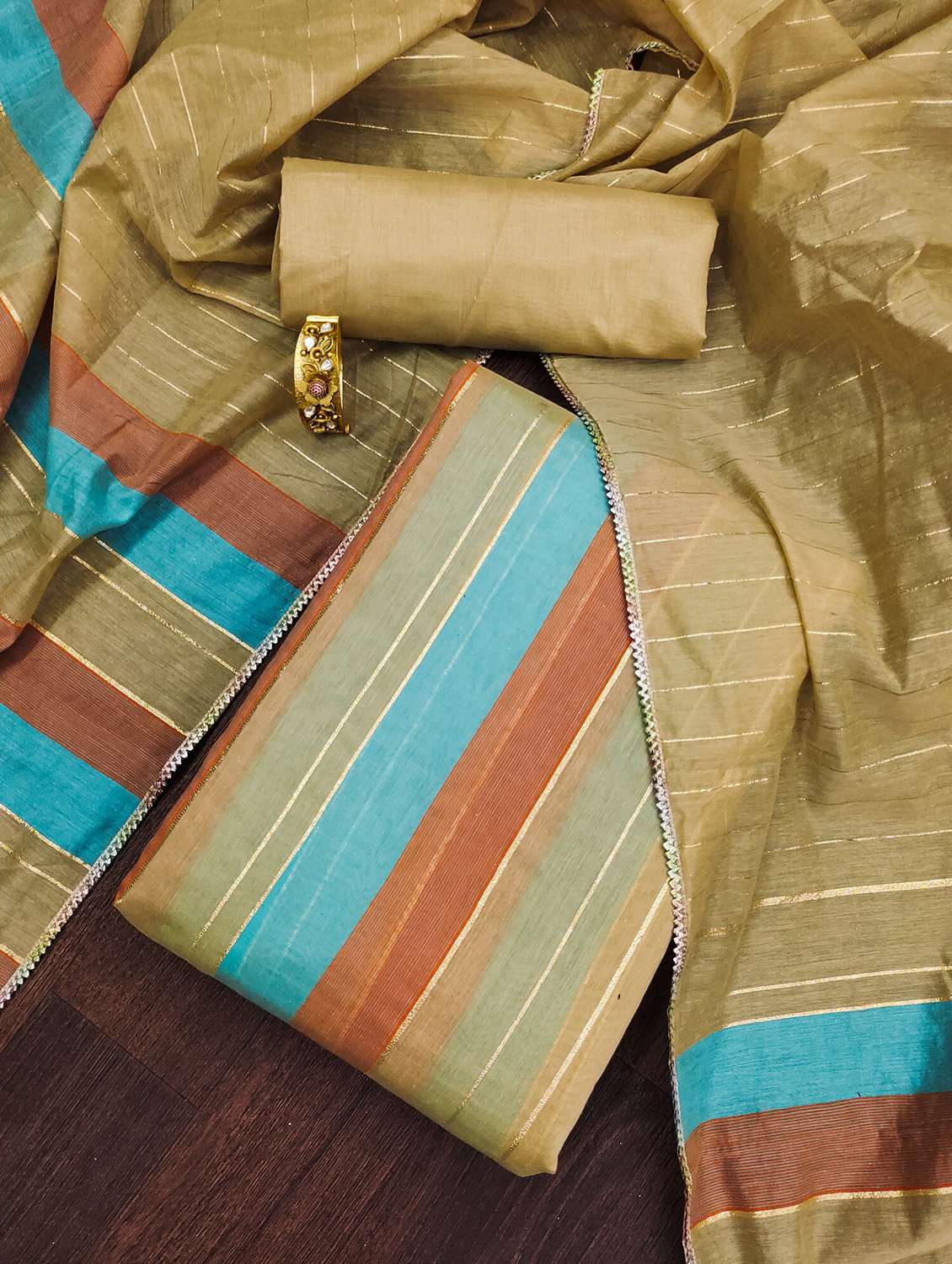 women striped unstitched suit set