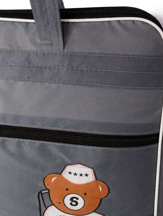 stya duffle bag for travel and shopping - 22423693 -  Standard Image - 2