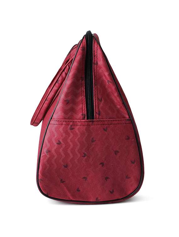 stya duffle bag for travel and shopping - 22423694 -  Standard Image - 2