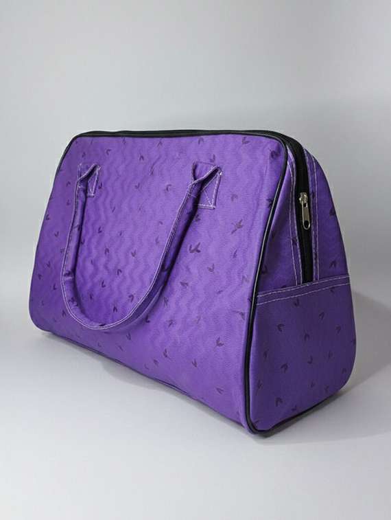 stya duffle bag for travel and shopping - 22423696 -  Standard Image - 2