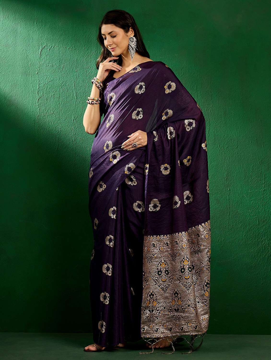 women self design banarasi saree with blouse - 22424324 -  Standard Image - 2