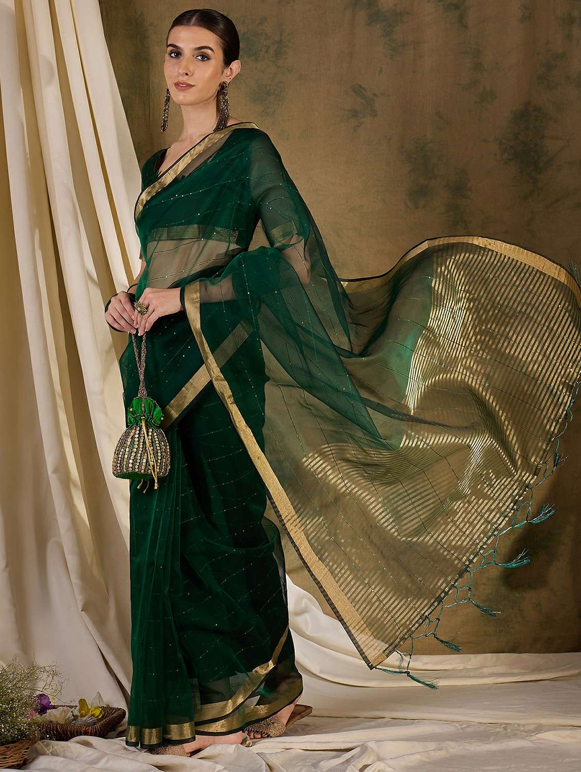 women solid with work bordered saree with blouse - 22424326 -  Standard Image - 2