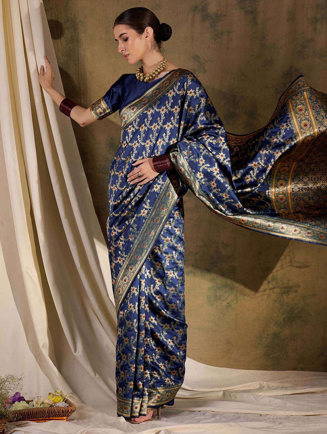 women self design banarasi saree with blouse - 22424672 -  Standard Image - 2