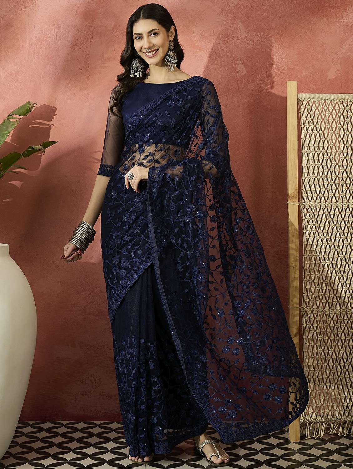 women solid with work embroidered saree with blouse - 22424694 -  Standard Image - 2