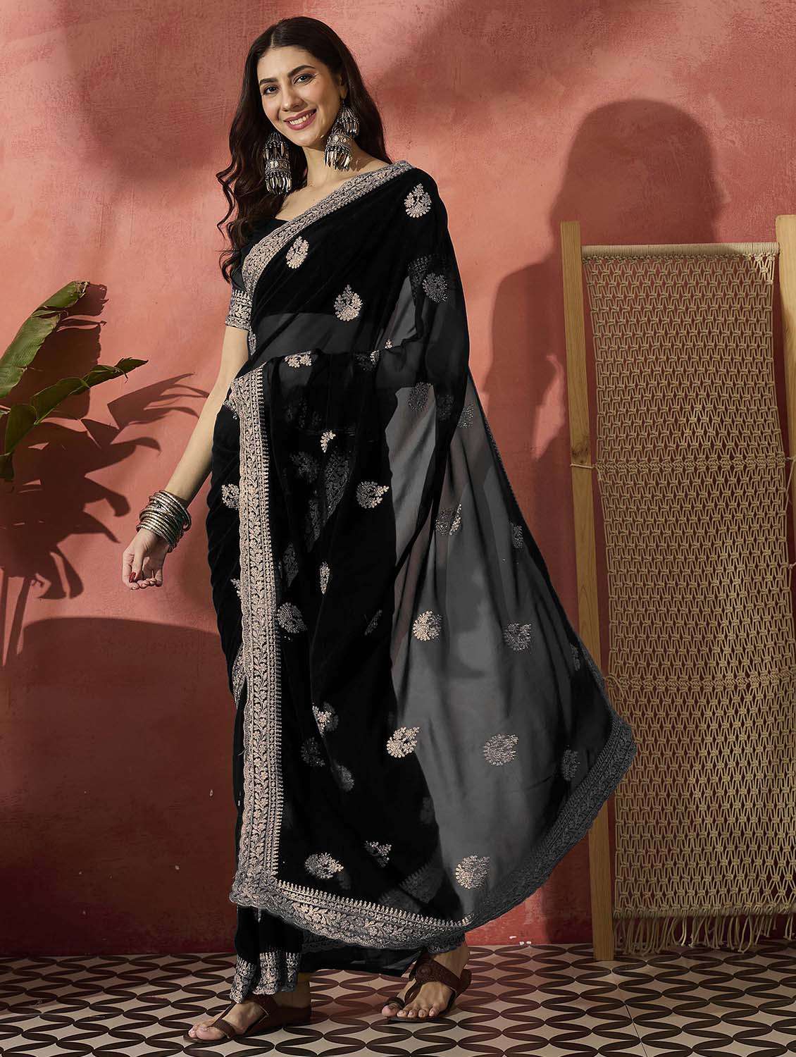 women solid with work embroidered saree with blouse - 22424703 -  Standard Image - 2