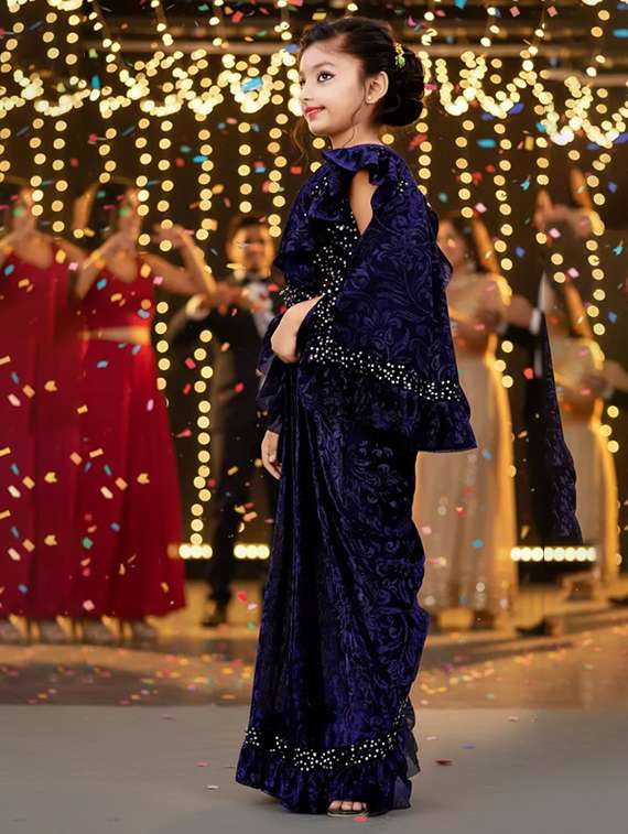 Girls Self Design Ready To Wear Saree - 22425046 -  Standard Image - 2