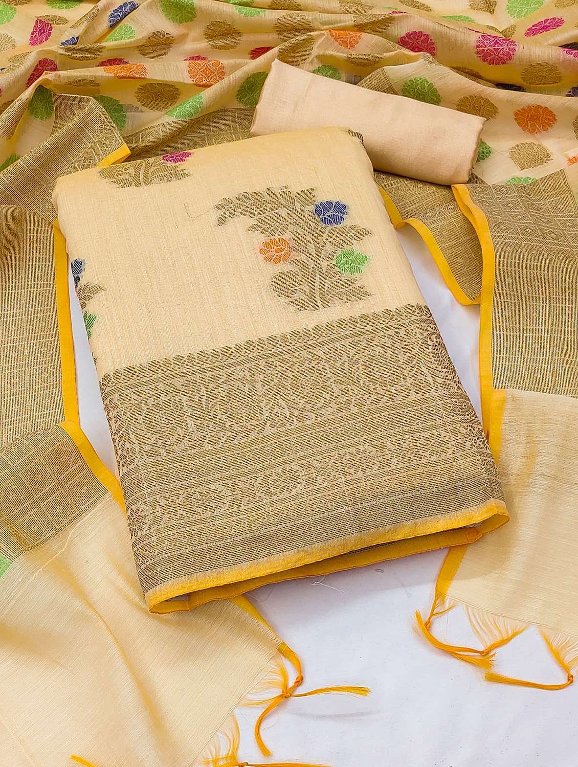 women self design unstitched suit set