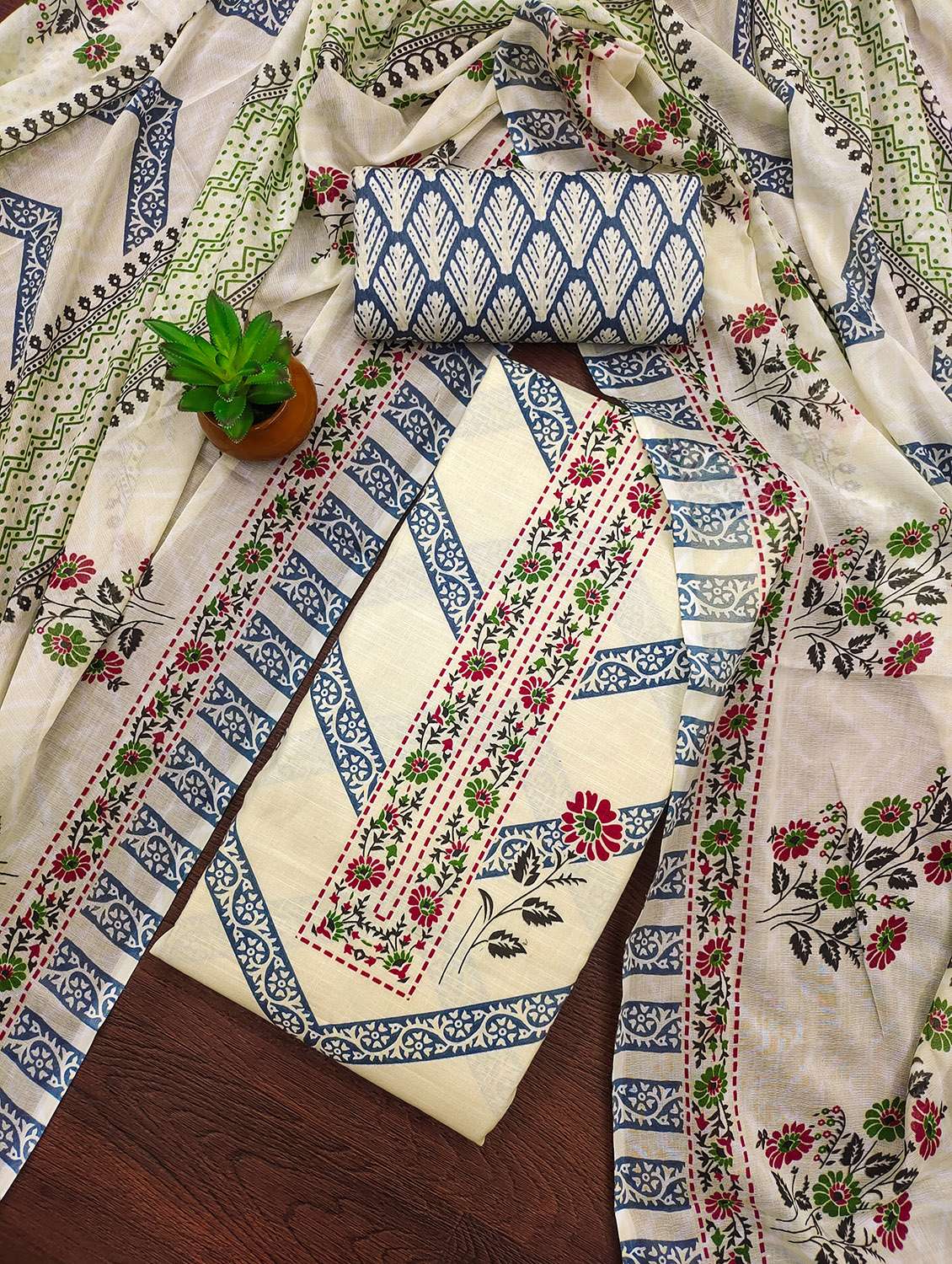 women printed unstitched suit set