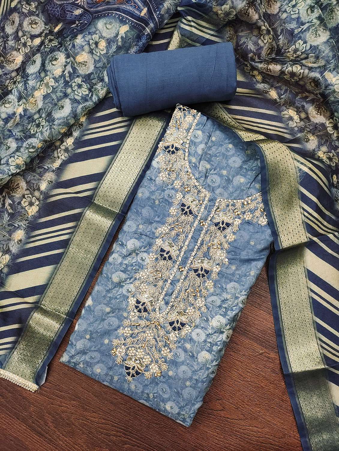 women floral printed unstitched suit set