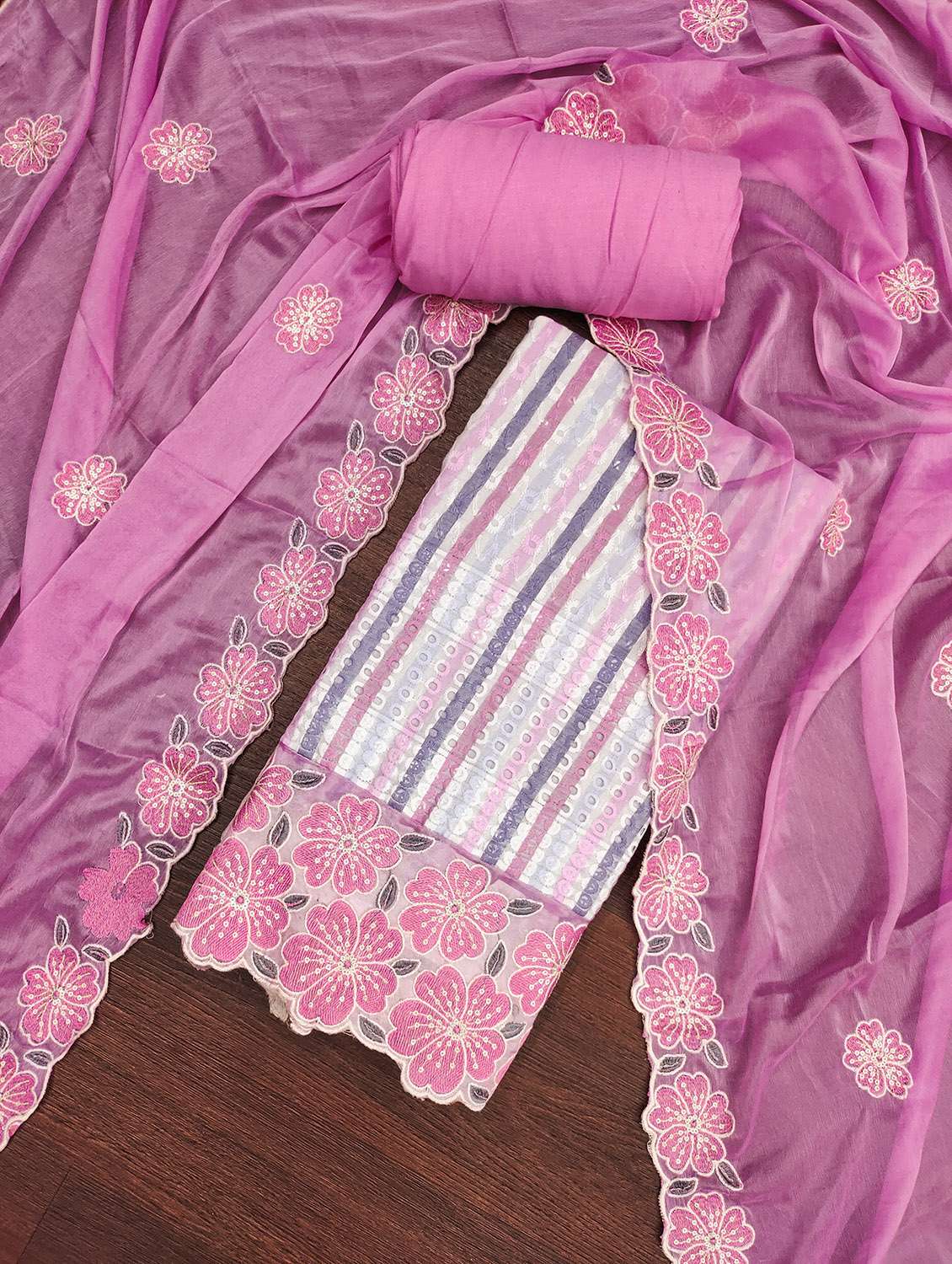 women striped unstitched suit set