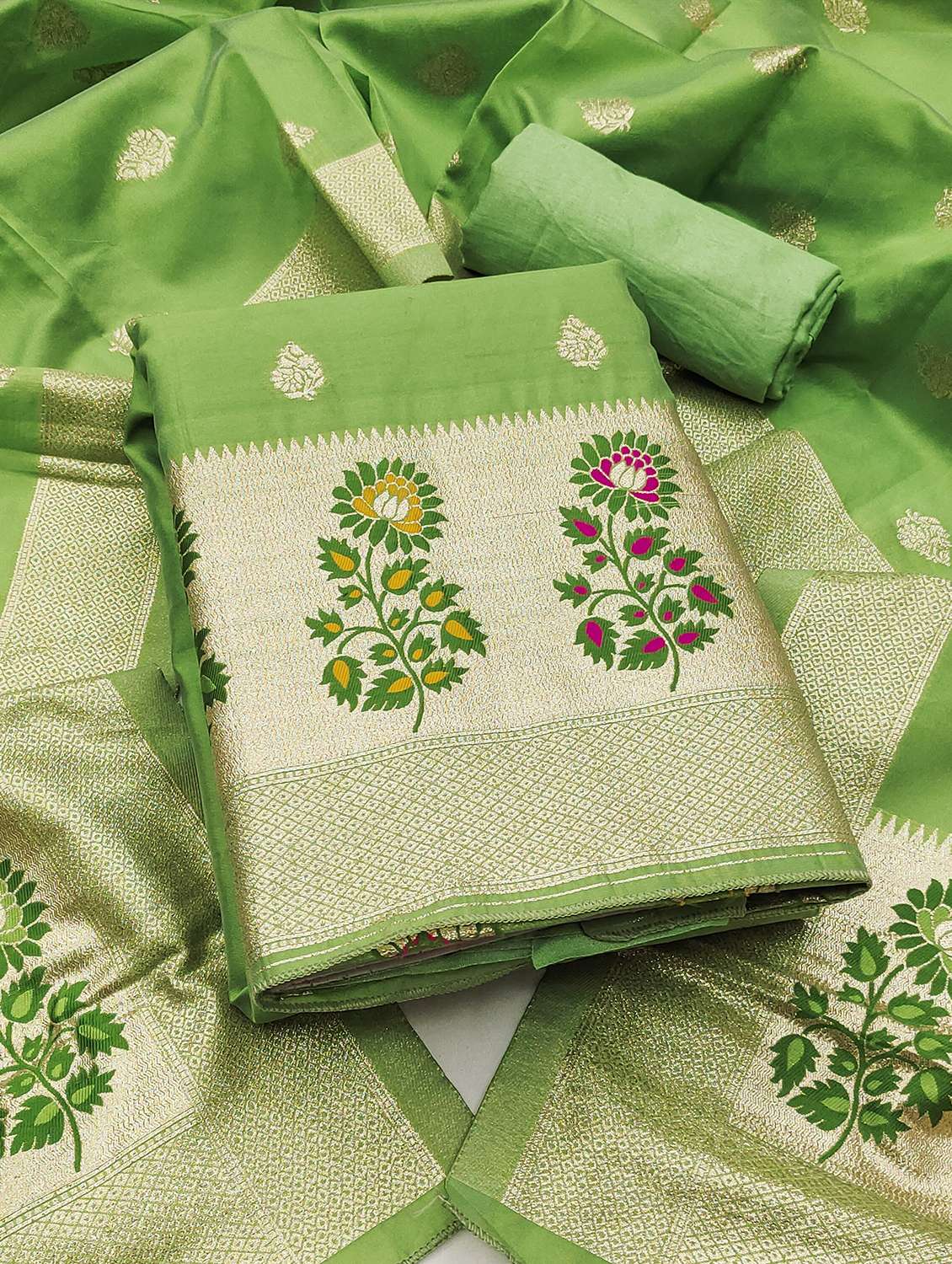 women self design unstitched suit set