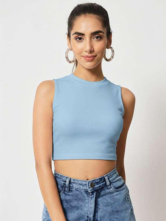 women solid sleeveless crop top