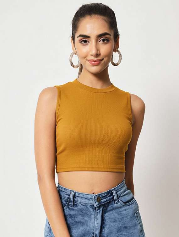 women solid sleeveless crop top