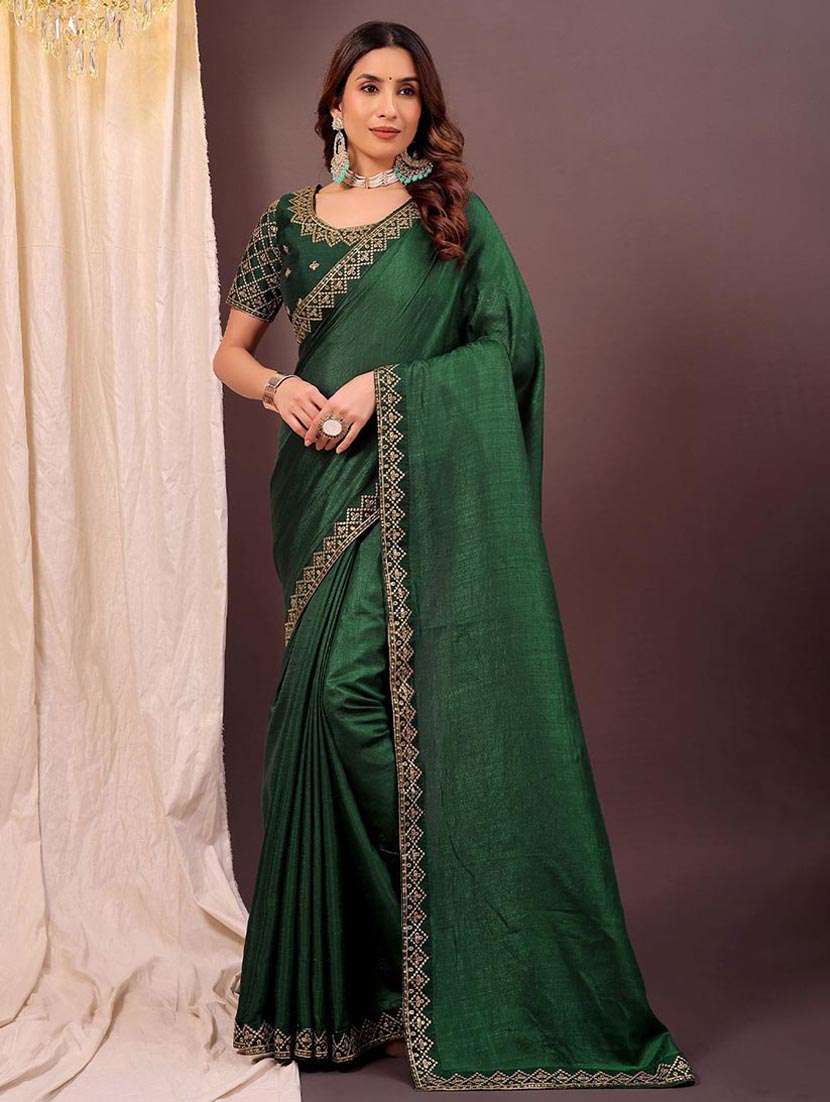 women solid with bordered saree with blouse