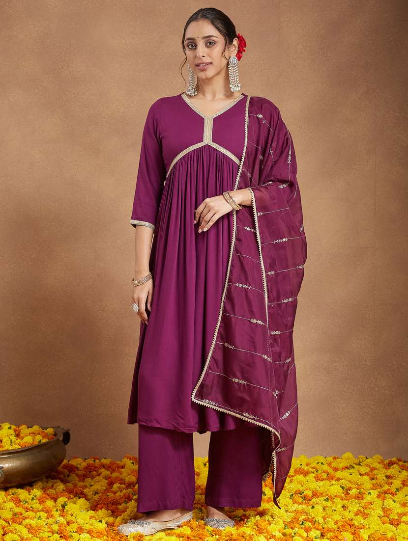 women purple kurta dupatta set