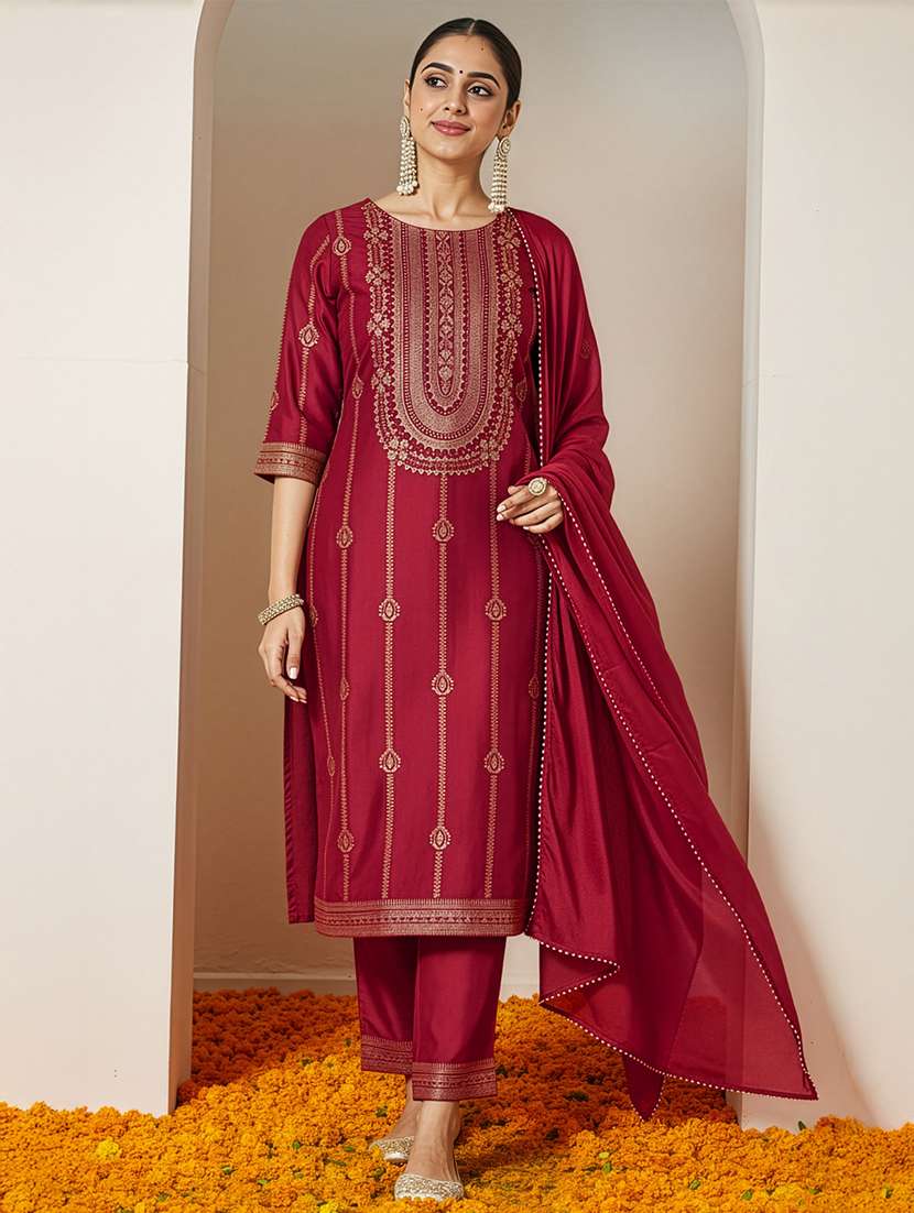 women maroon kurta dupatta set - 22439869 -  Standard Image - 2
