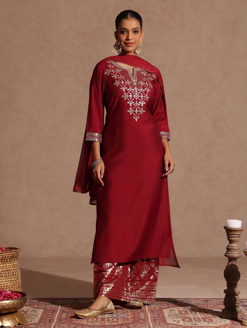 Women Maroon Kurta Dupatta Set - 22439881 -  Standard Image - 2
