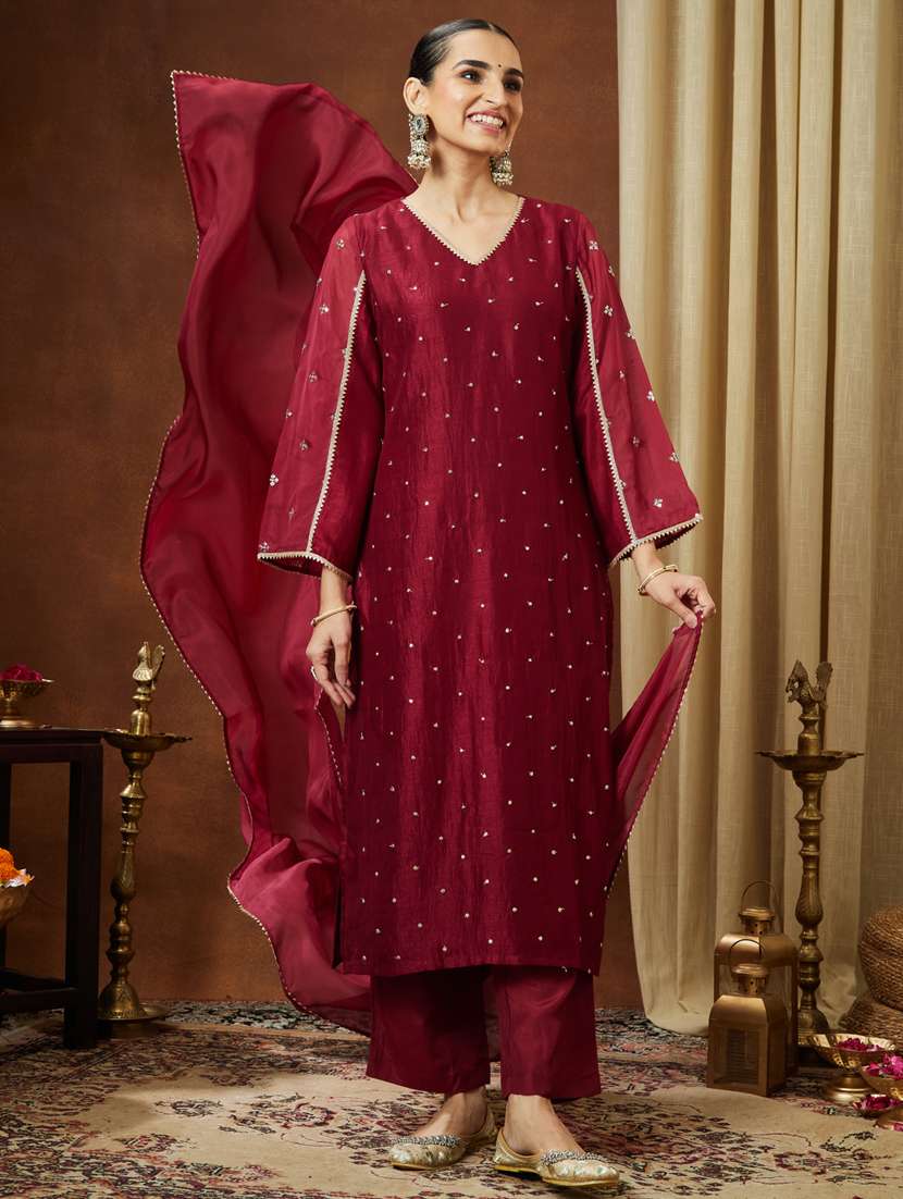 women maroon kurta dupatta set - 22439893 -  Standard Image - 2