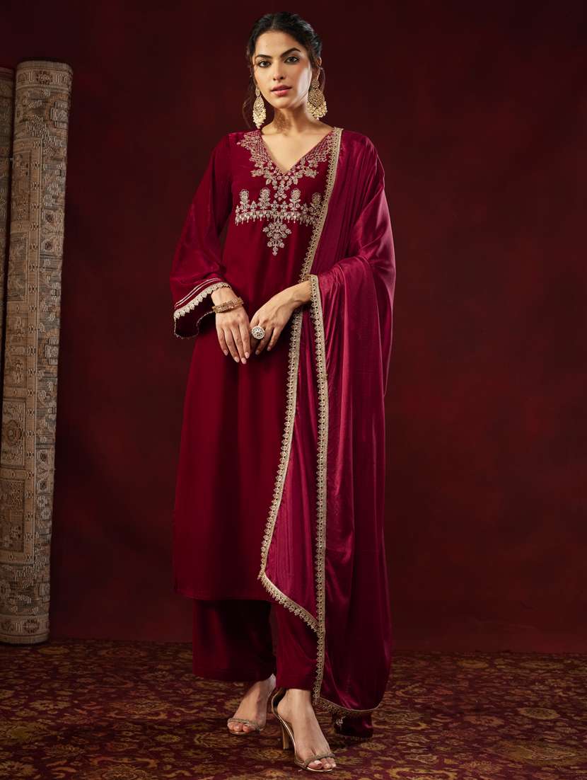 women red kurta dupatta set