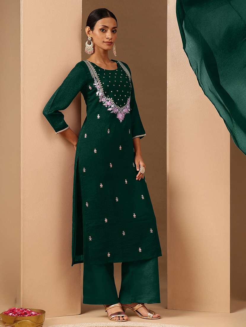 women three quarter sleeve kurat and pant with dupatta set - 22439931 -  Standard Image - 2