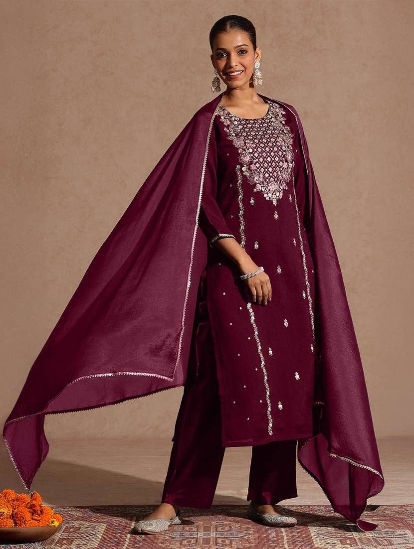 women three quarter sleeve kurat and pant with dupatta set - 22439933 -  Standard Image - 2