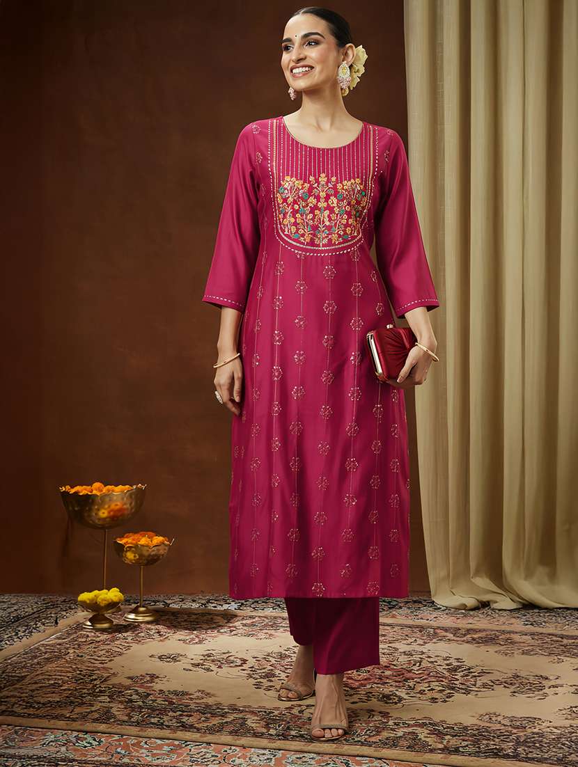 women pink kurta pant set