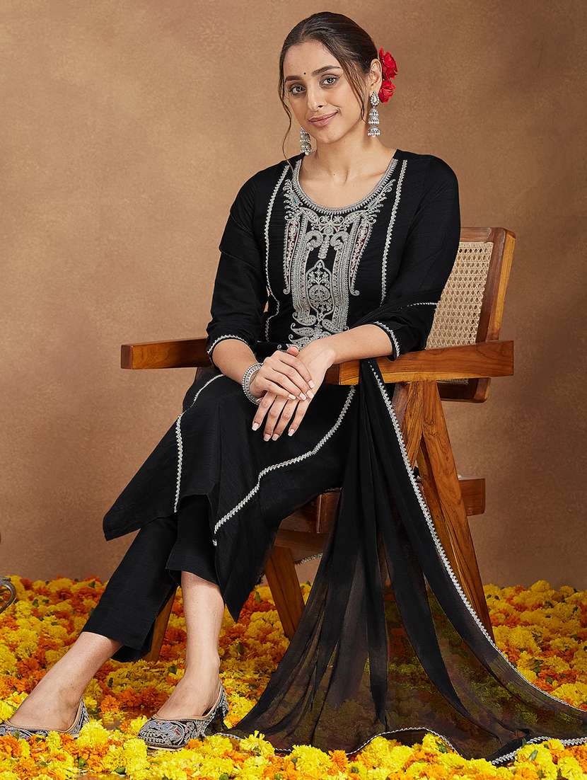 women black kurta dupatta set - 22439973 -  Standard Image - 2