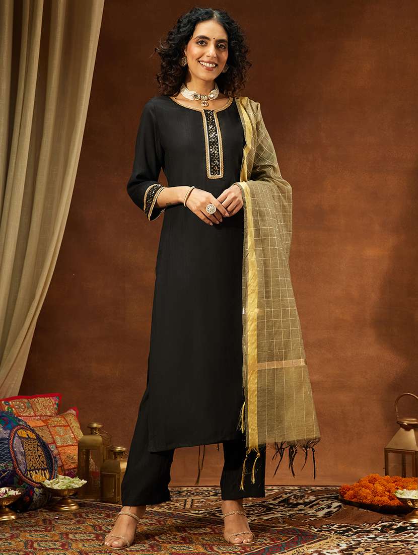 women black kurta dupatta set