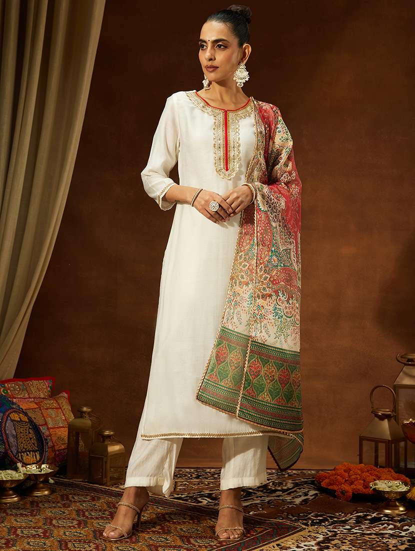 women off white kurta dupatta set