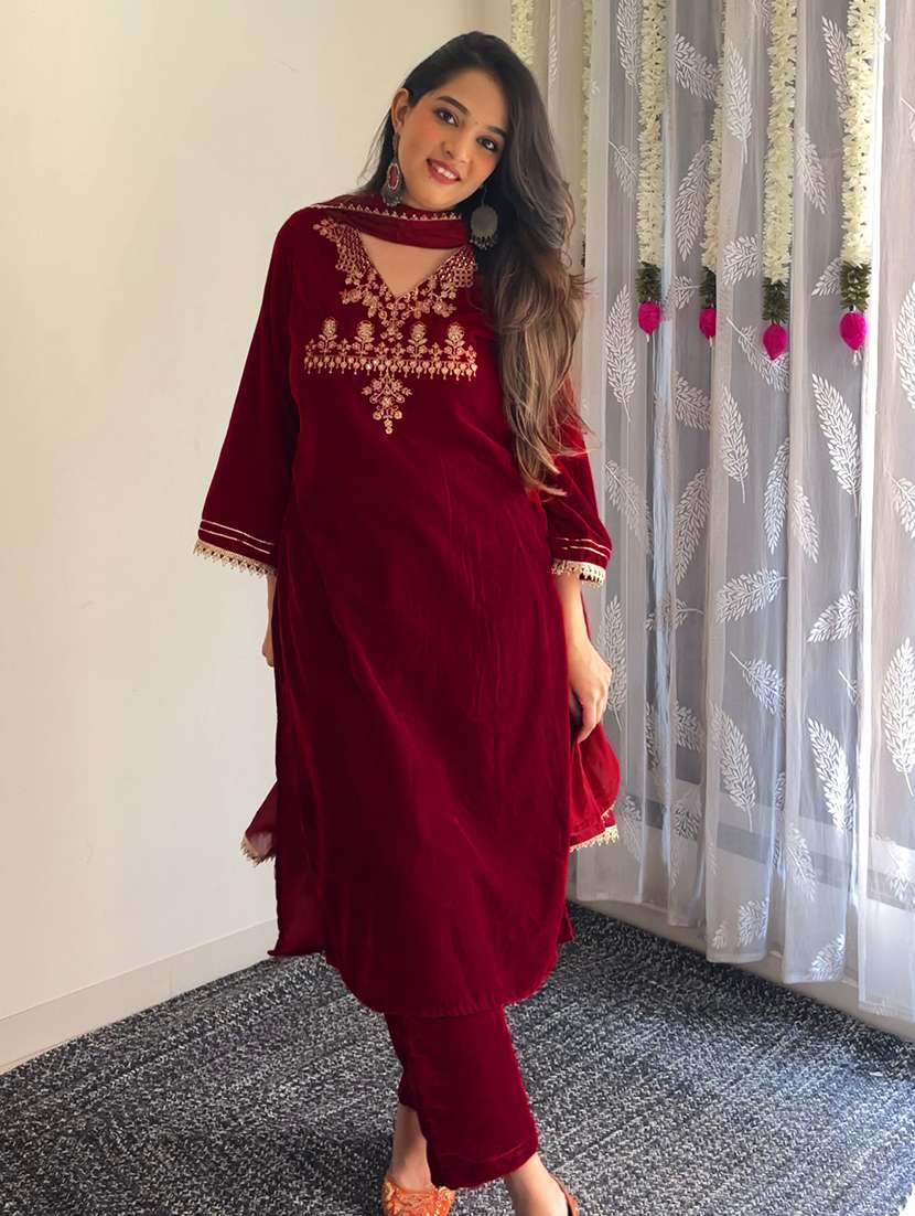 women red kurta pant set - 22440000 -  Standard Image - 2
