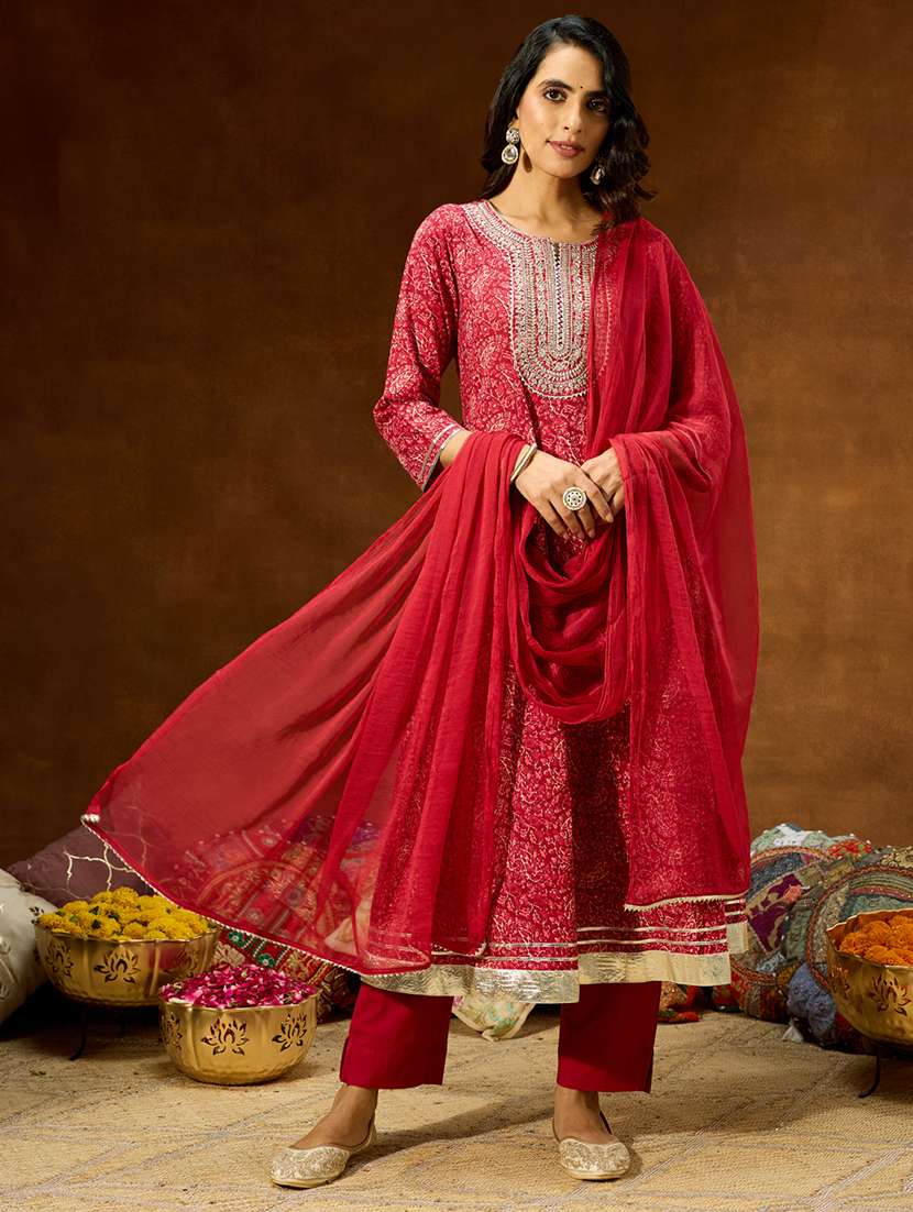 women maroon kurta dupatta set - 22440063 -  Standard Image - 2