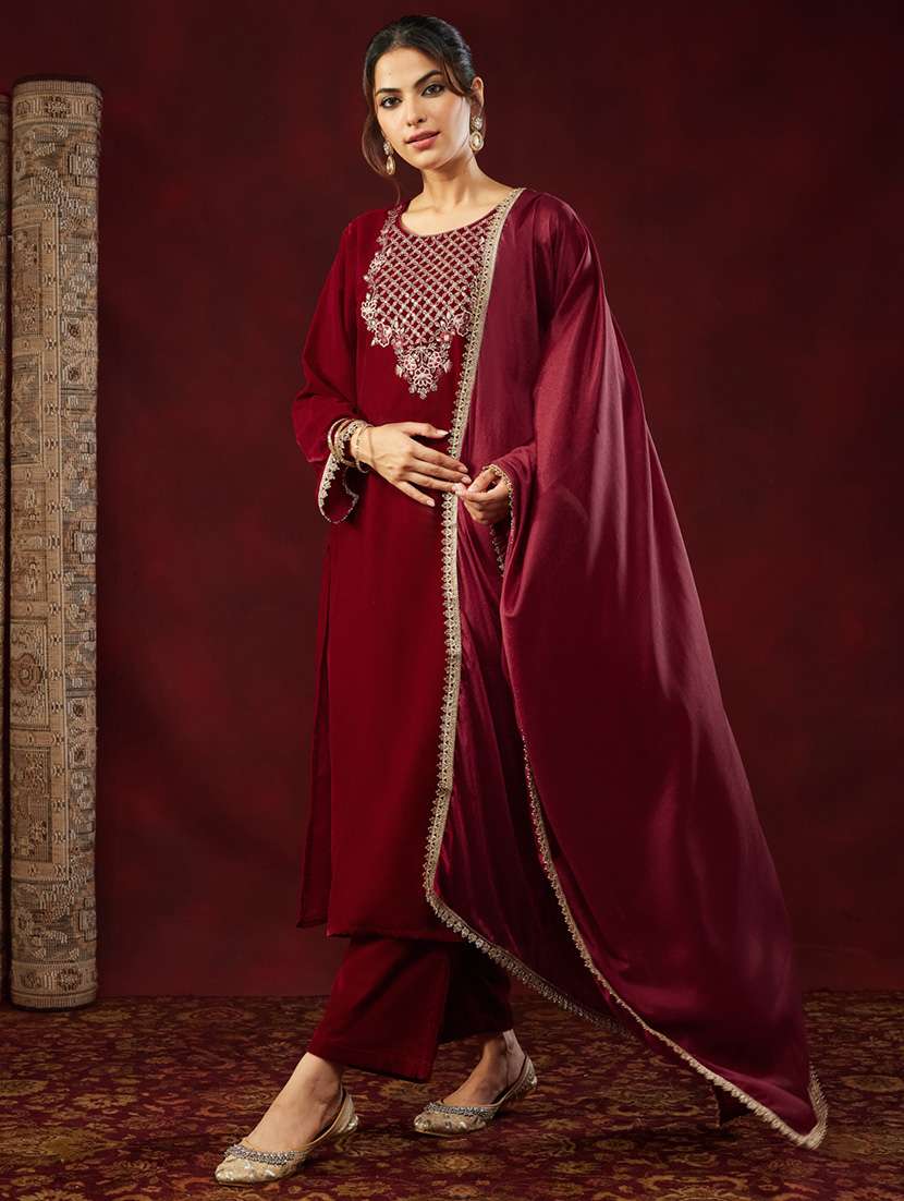 women red kurta dupatta set - 22440068 -  Standard Image - 2