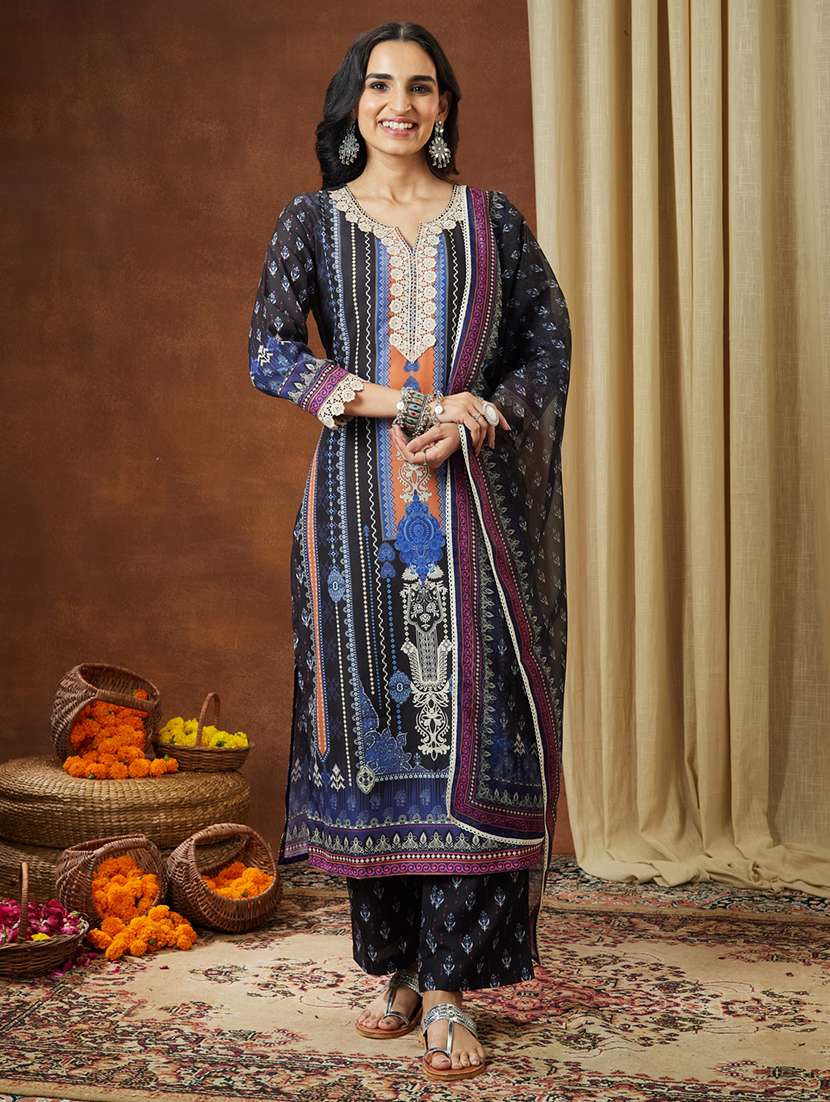 women black kurta dupatta set