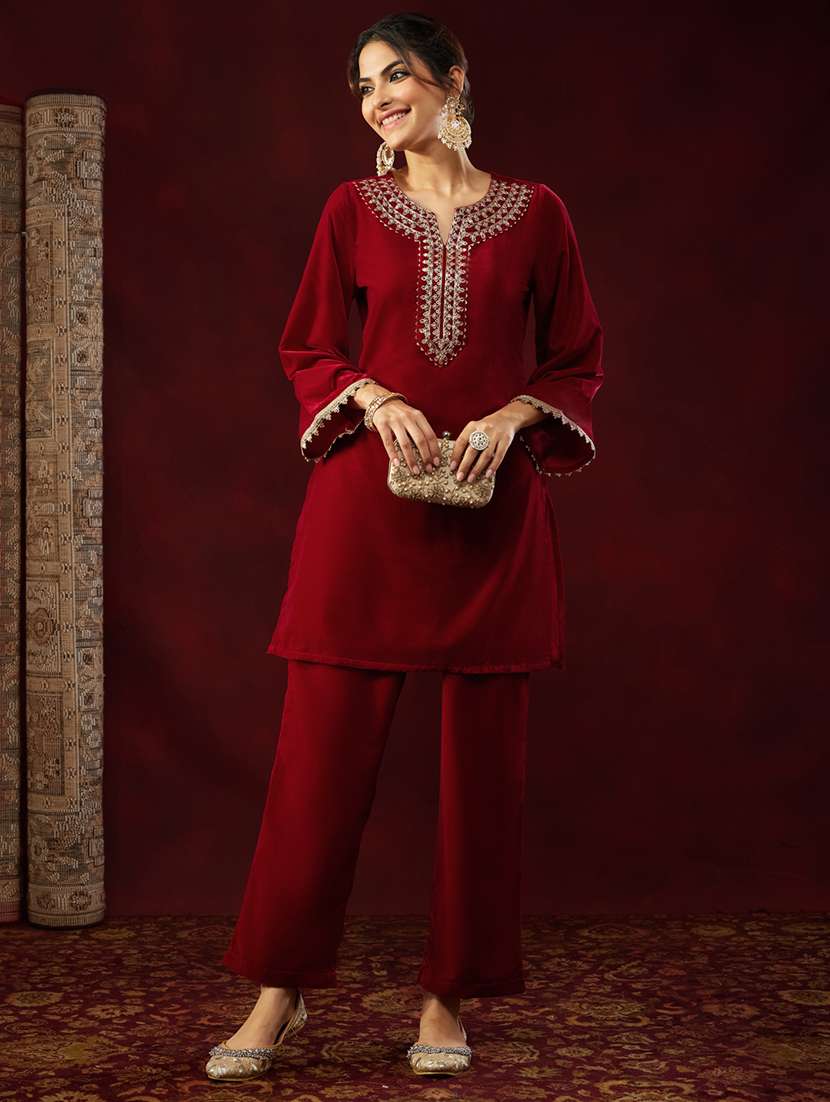 women maroon co-ord set - 22440093 -  Standard Image - 2
