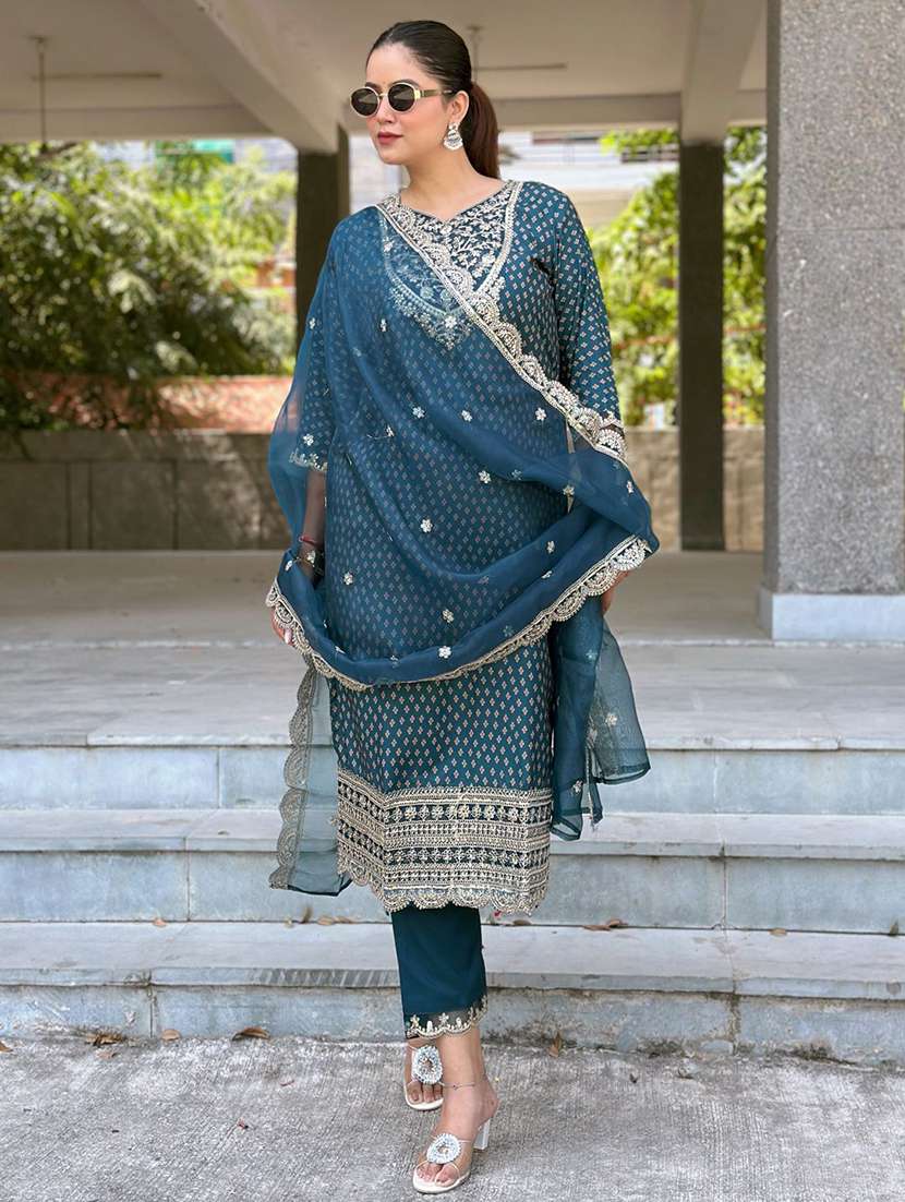 Women Printed Three Quarter Sleeve Kurta Pant With Dupatta Set - 22440117 -  Standard Image - 2