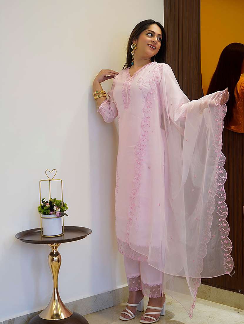 Women Pink Kurta Dupatta Set - 22440158 -  Standard Image - 2