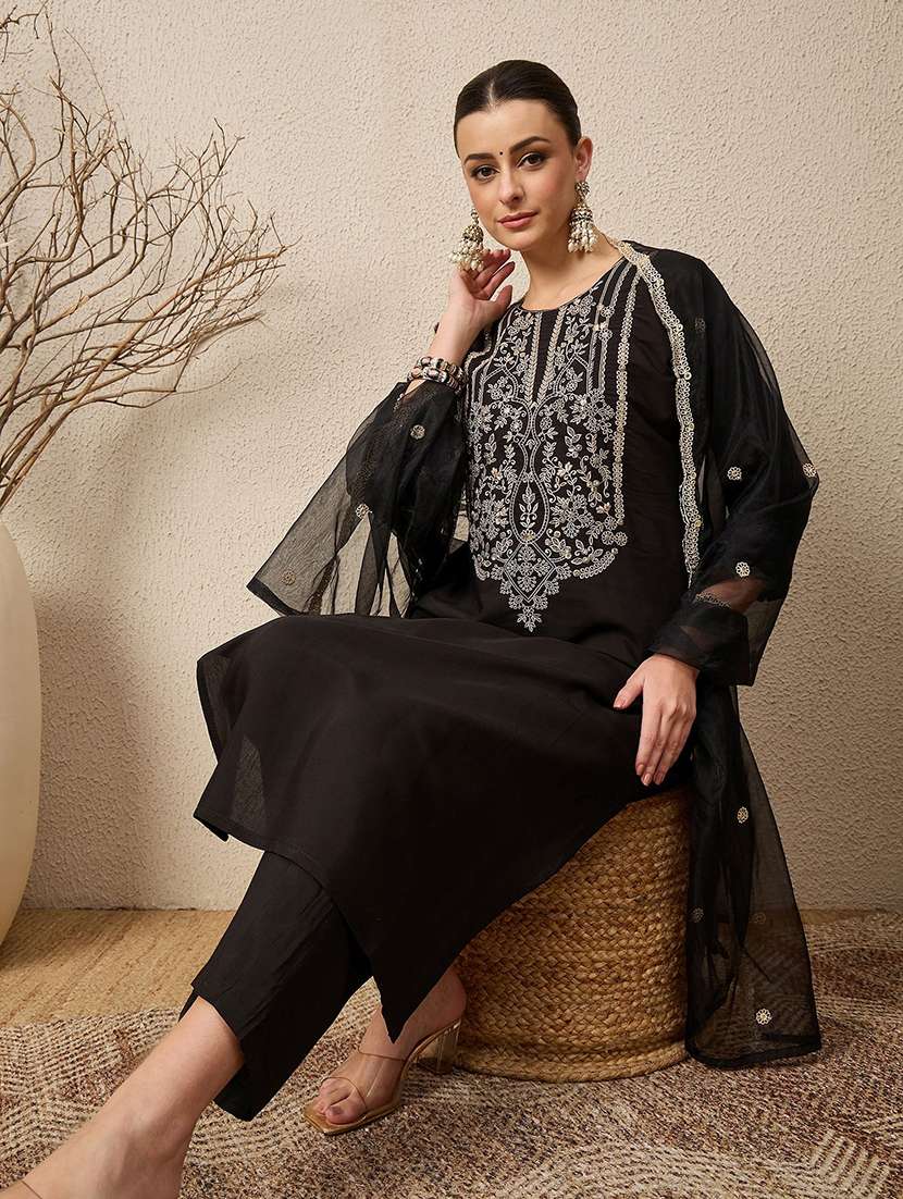 Women Black Kurta Dupatta Set - 22440193 -  Standard Image - 2