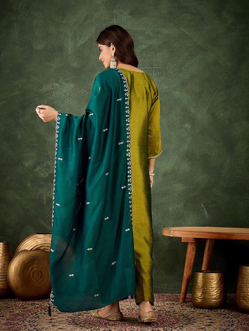 women self design green kurta dupatta set - 22440236 -  Standard Image - 2