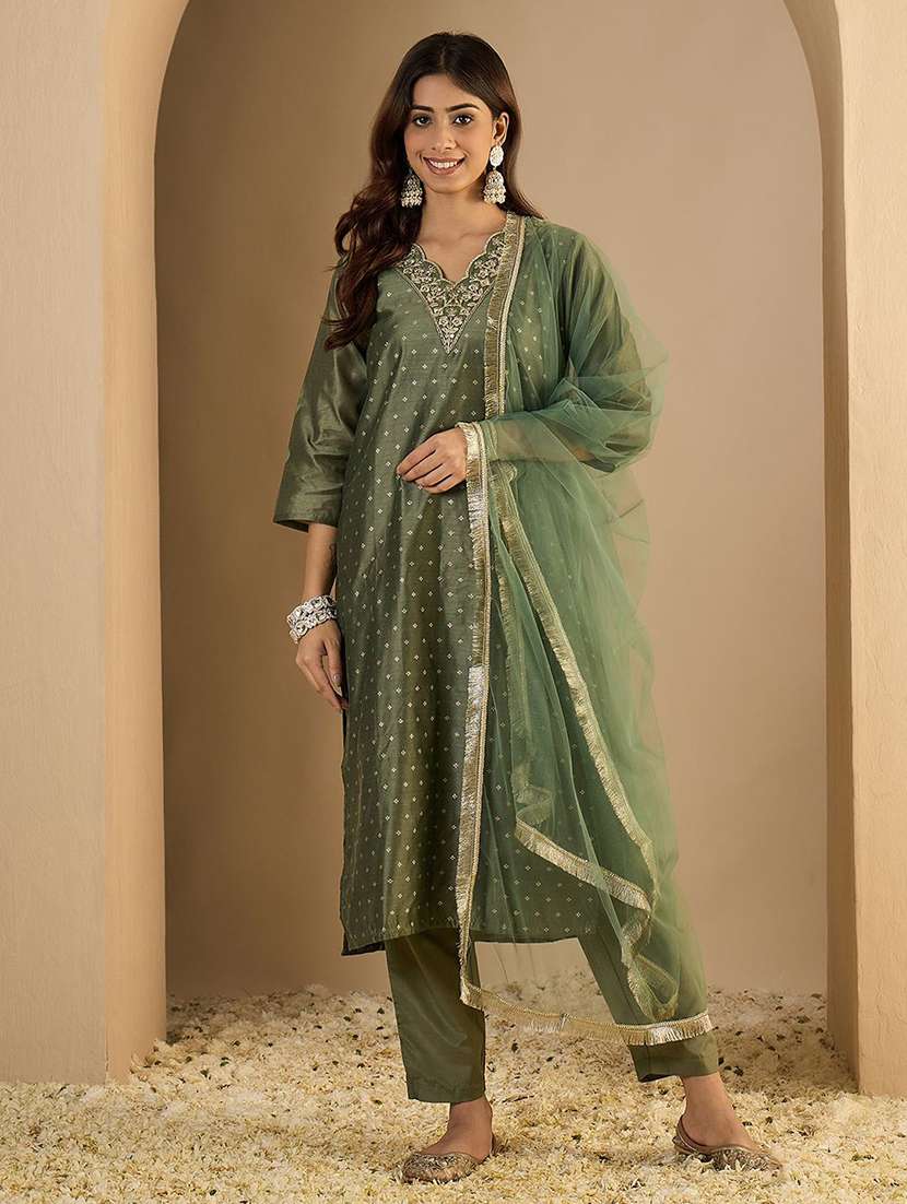 women green kurta dupatta set