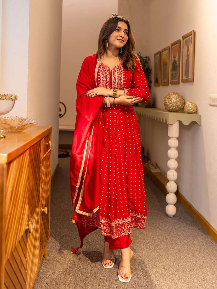 women self design pink kurta dupatta set - 22440336 -  Standard Image - 2